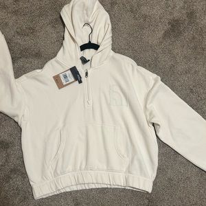 Women’s north face sweater